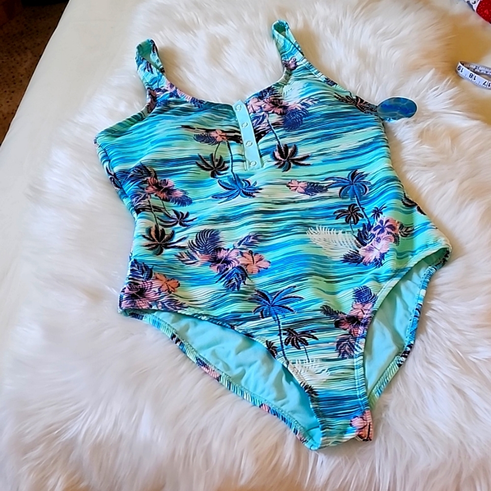Onepiece Tropical Swimsuit 🩱 - Picture 6 of 17